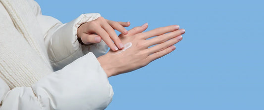 Dry Skin in Winter: Causes and Solutions